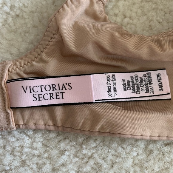 Victoria’s Secret Push-Up Bra - Picture 7 of 8